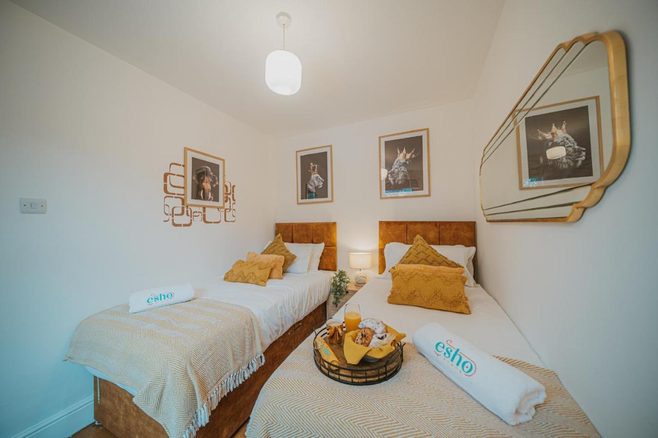 Cotswolds- Homely 2 Bed House With Garden, Wifi - Esho Stays Cirencester Ngoại thất bức ảnh