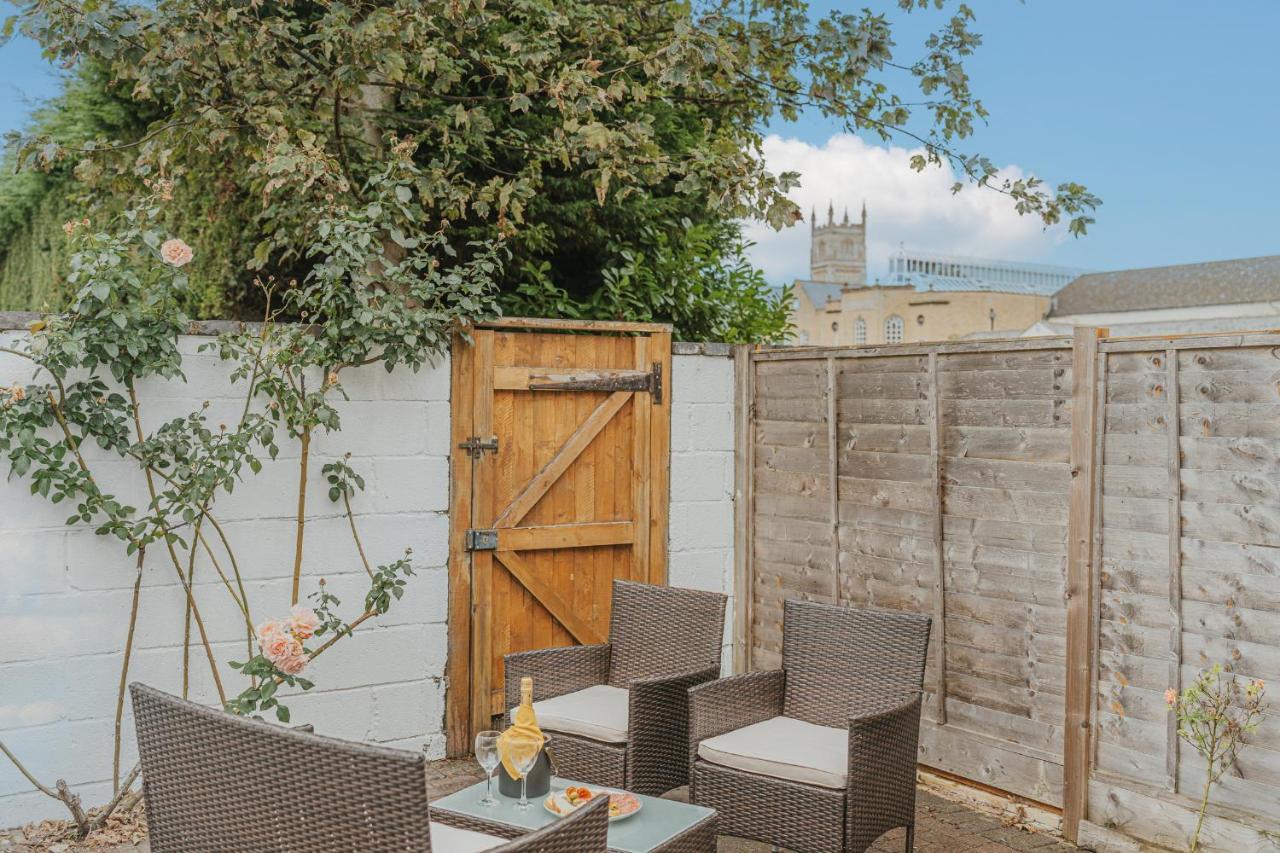 Cotswolds- Homely 2 Bed House With Garden, Wifi - Esho Stays Cirencester Ngoại thất bức ảnh